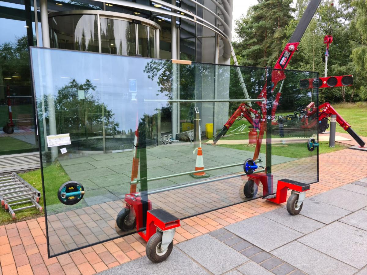 The Key Hand Tools for Lifting Glass