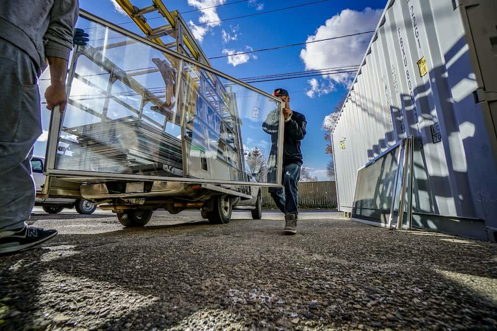 The Importance of Glass Safety When Handling Glass – GGR Glass