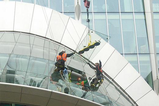 Dream Team: Glazing at Height with GGR’s Vacuum Lifters