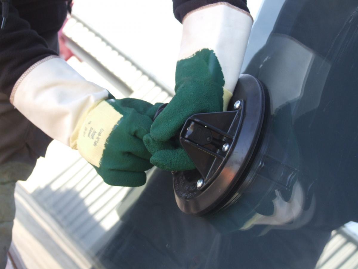 What are the benefits of Woods Powr-grip N4000 suction cups?